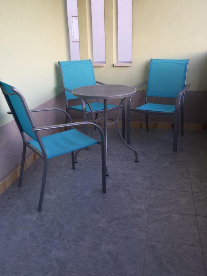 Apartmani Atila Damir Omiš Exterior foto