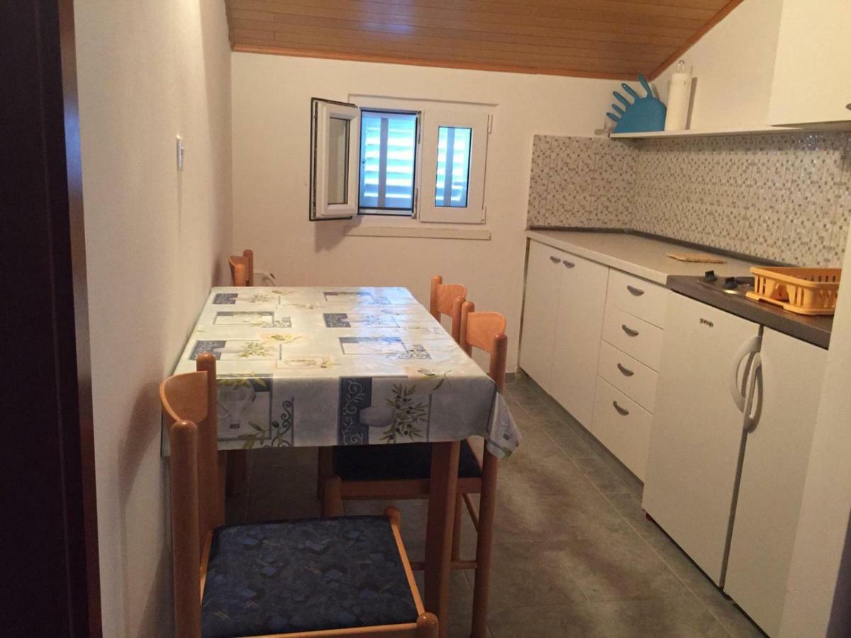 Apartmani Atila Damir Omiš Exterior foto