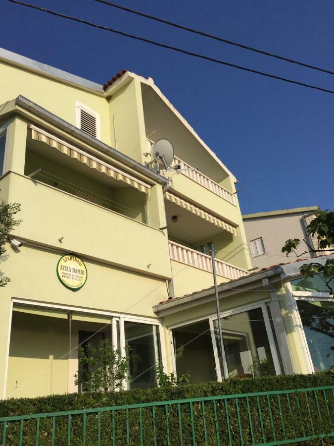 Apartmani Atila Damir Omiš Exterior foto