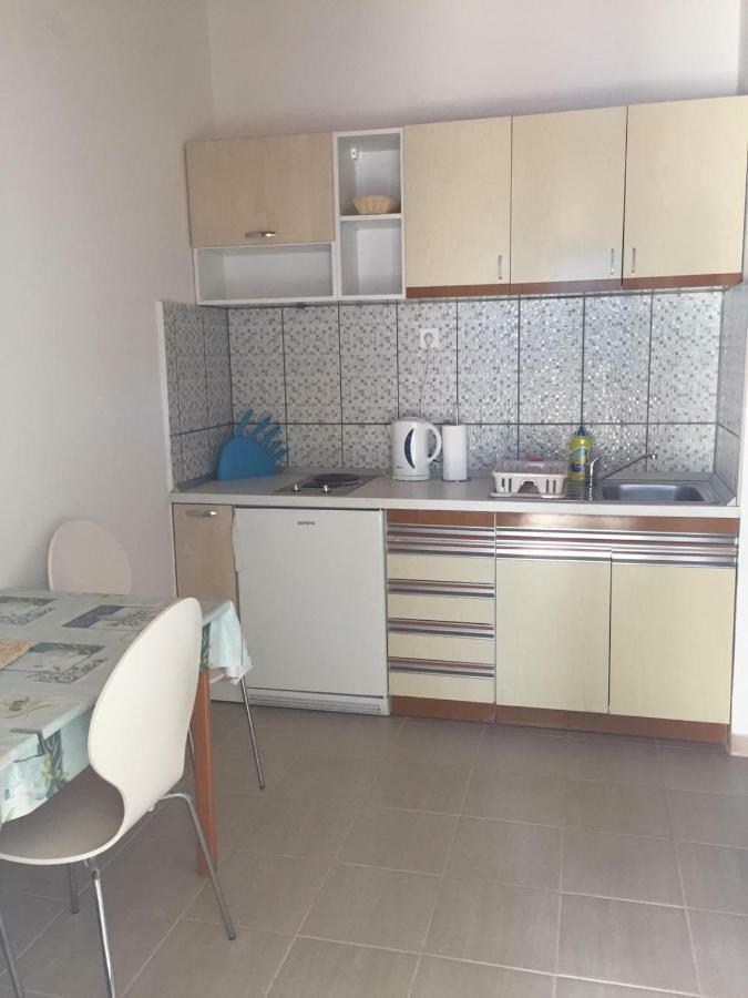 Apartmani Atila Damir Omiš Exterior foto