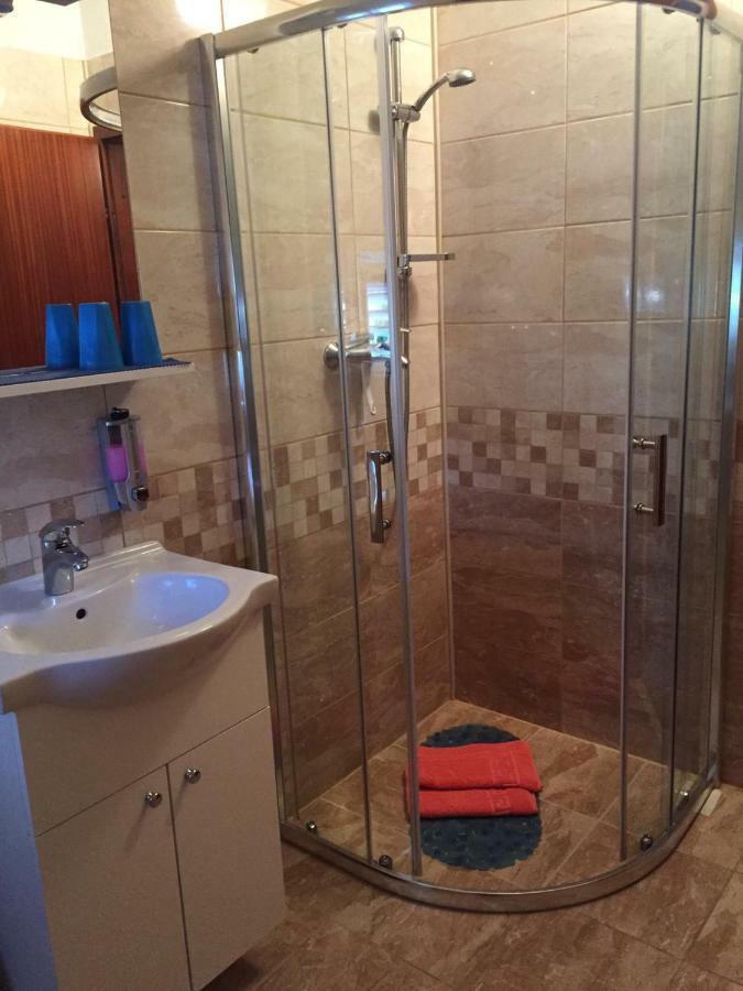 Apartmani Atila Damir Omiš Exterior foto